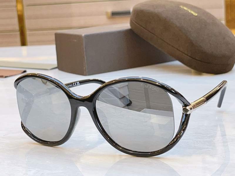 TOM FORD